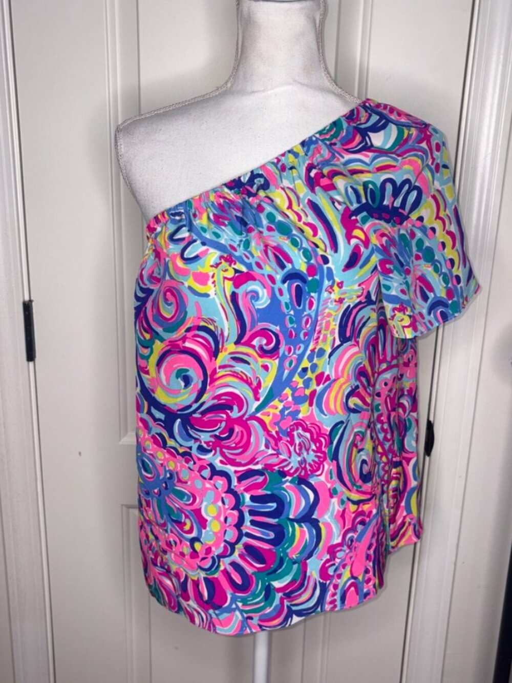Lilly Pulitzer Psychedelic Sunshine 100% Silk One Shoulder Blouse size XS